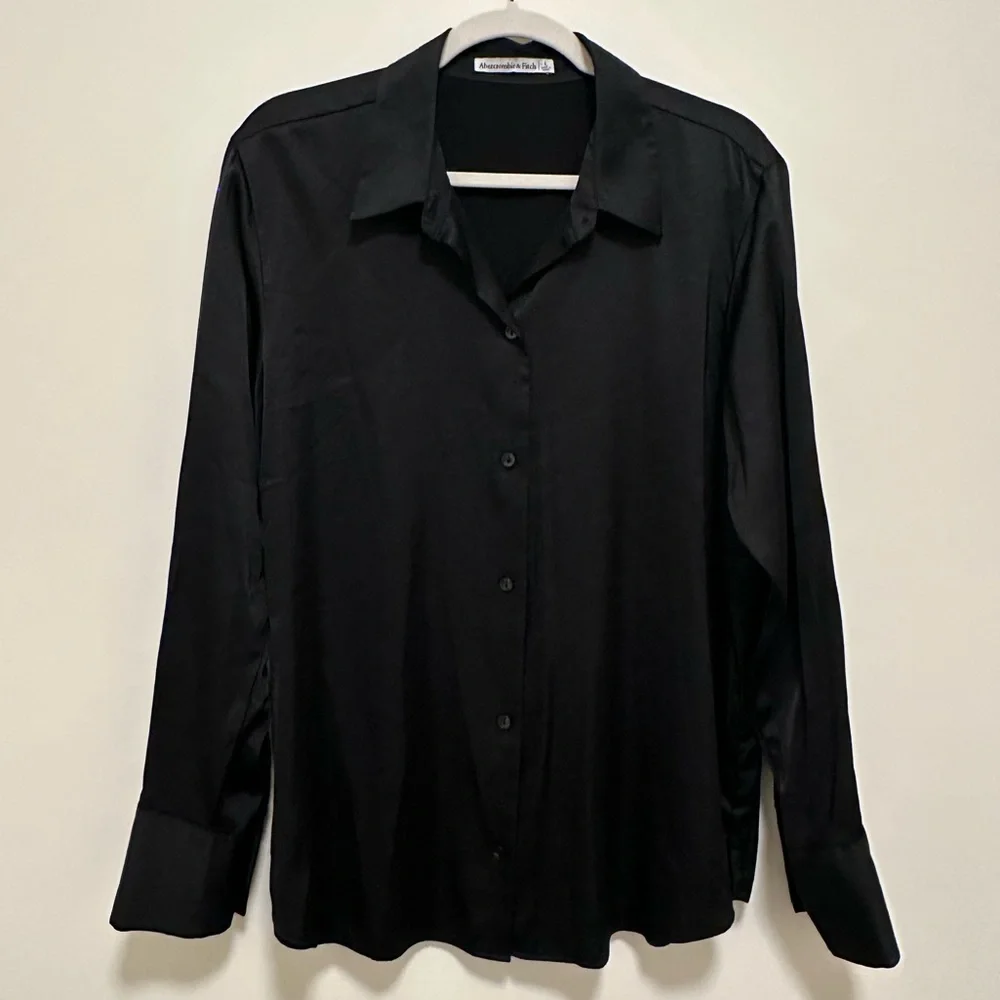 Abercrombie & Fitch Long-Sleeve Satin Button-Up Shirt - Picture 9 of 13